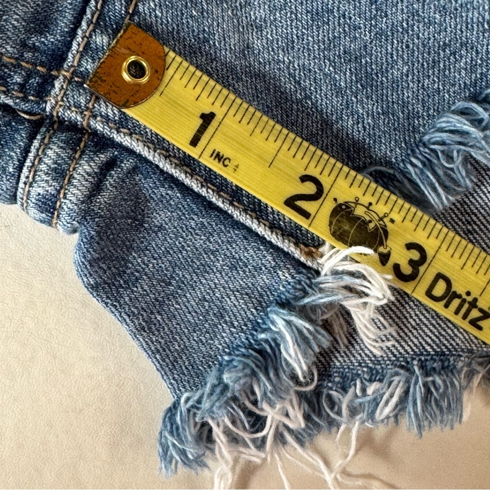 NWOT LUCKY BRAND “Lucky Pins” Denim Pom-Pom High-Rise Shorts (2/26) - Picture 11 of 17